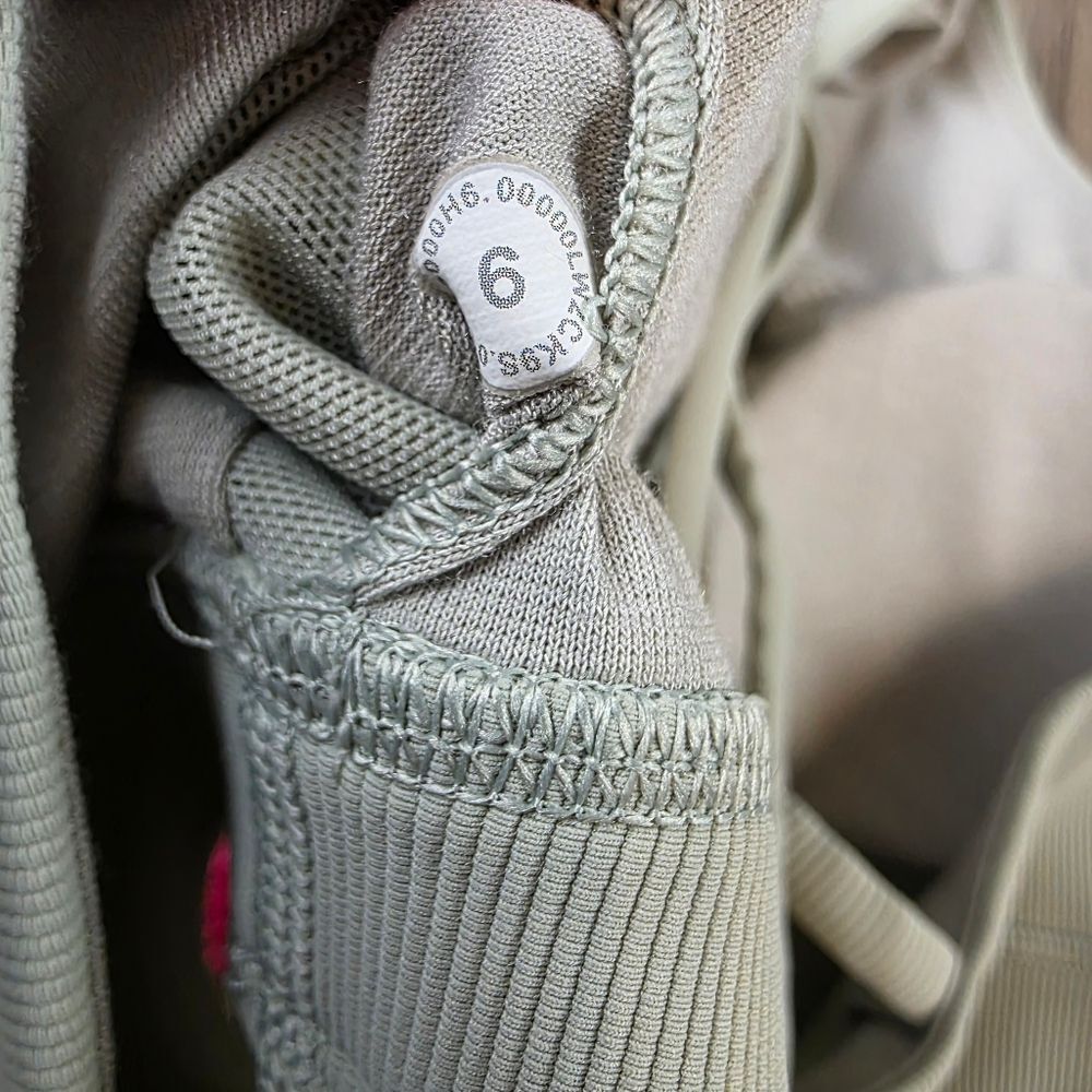 Lululemon Athletica Energy High Neck Rib Bra Size 6 - Picture 5 of 6